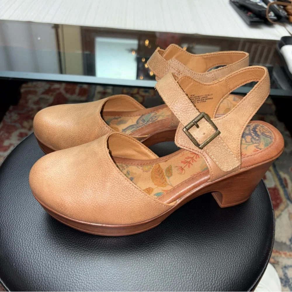 BOC by BORN , Natasha comfort Tan Women's Heels size 9